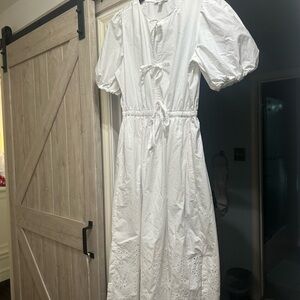 Elegant White Puff Sleeve Dress